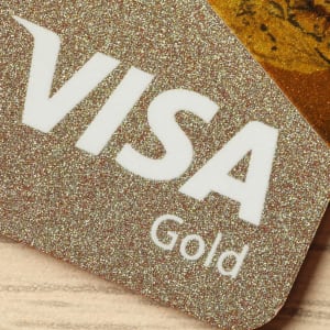 Sådan indbetaler og hæver du penge med Visa på onlinekasinoer