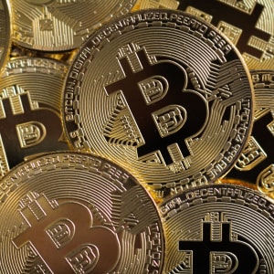 Bitcoin vs. traditionelle betalingsmetoder til onlinekasinoer: fordele og ulemper